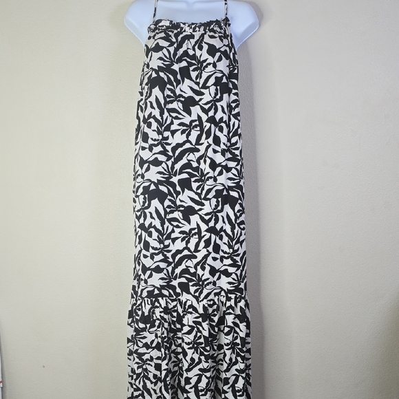 Z Supply Dresses & Skirts - Z Supply Black and White  Cocktail Hour Leaf Patterned Dress Size Small NwT.